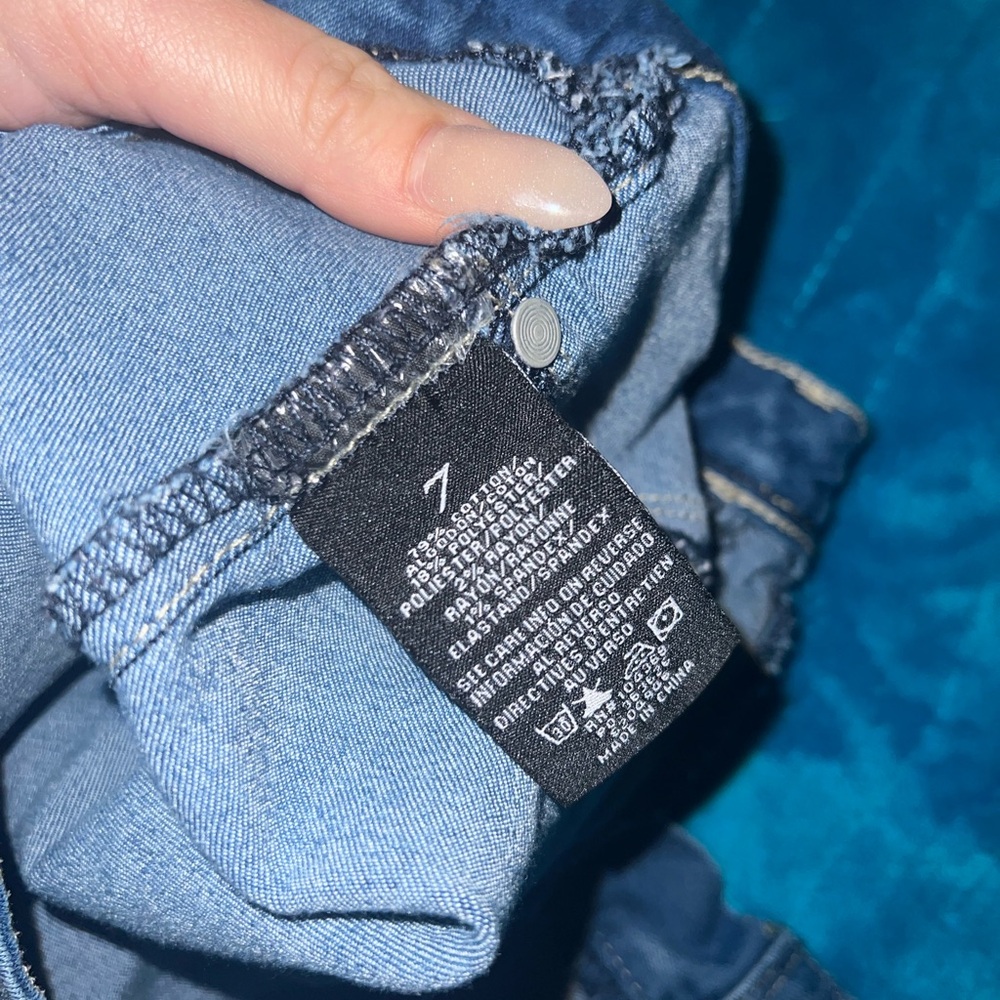 Fashion Nova Cuffed Shorts - Picture 4 of 5